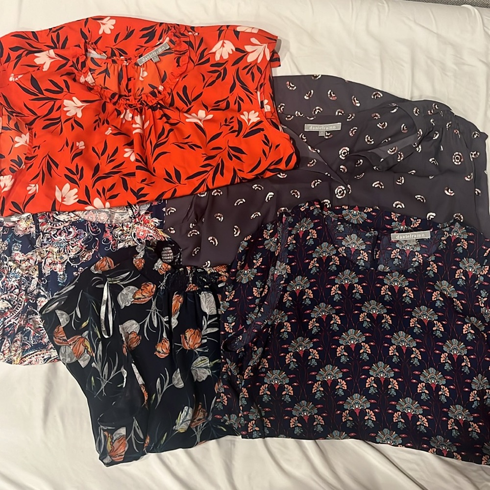 Daniel Rainn Women's Tops - Red, Gray, Black, Blue Floral Collection